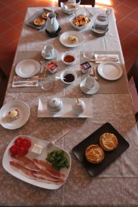 Breakfast - Table set